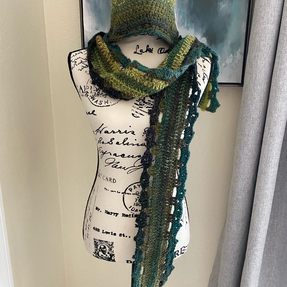 Crotchet matching beanie & scarf